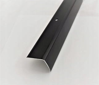 Hliníkový schodisko Black 35x35 93 cm