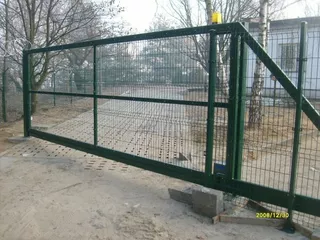 Pletivo, oplotenie - Panelový panel selfing brány self -podporovanie 4mx1.7m