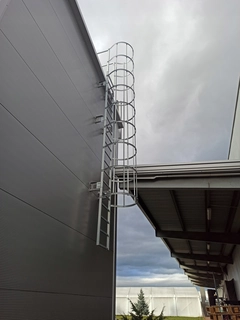 Rebrík - Strešový rebrík, evakuácia + kôš. 420 cm. 24 hodín