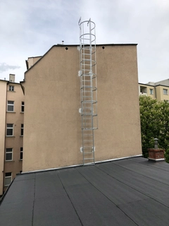 Rebrík - Strešový rebrík, evakuácia + kôš. 777,5 cm. 24 hodín