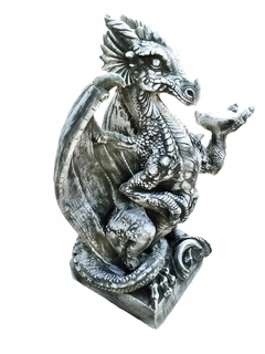 Betónový figúrsky - Dragon na báze - XL zelená