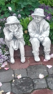 Záhradná postava čísla záhradného dedka a babička