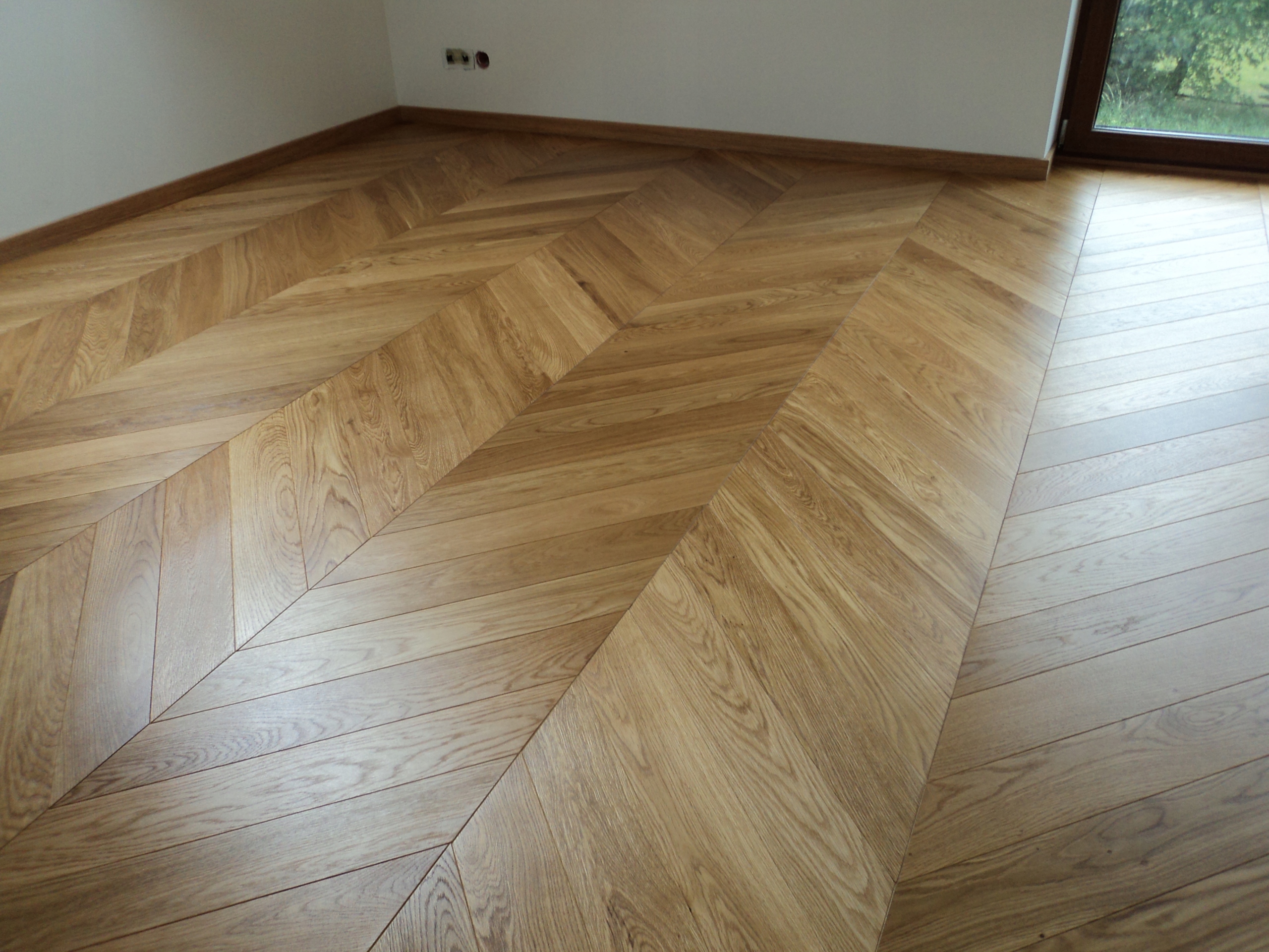 FRANCÚZSKA HERRINGBONE, dubové parkety, dub, parkety