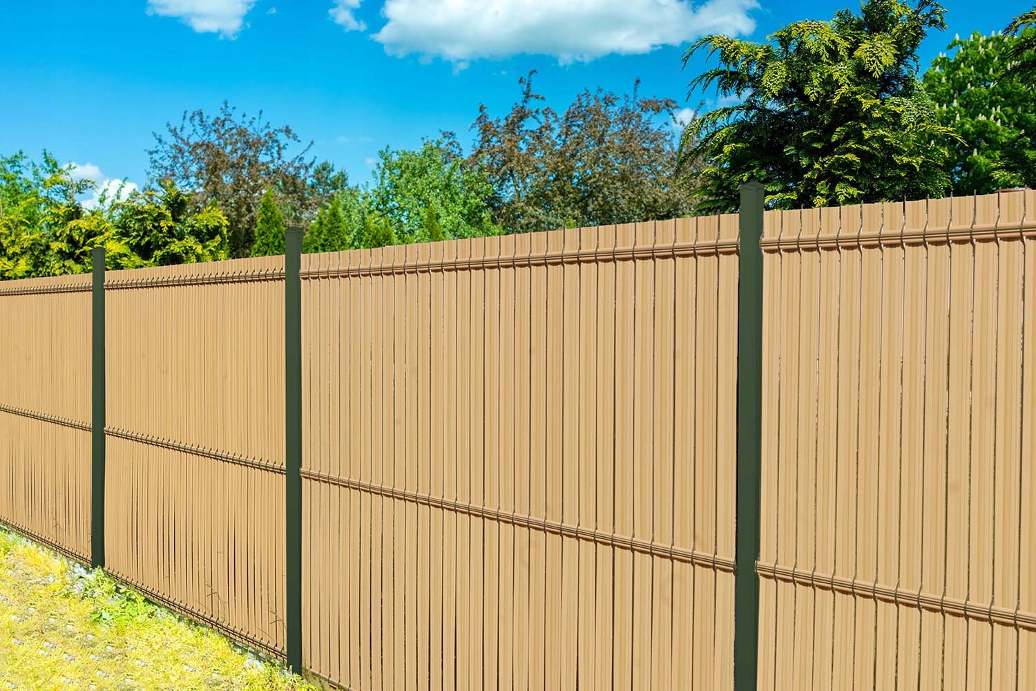 Kryt na plotové panely 123 X 250, slama