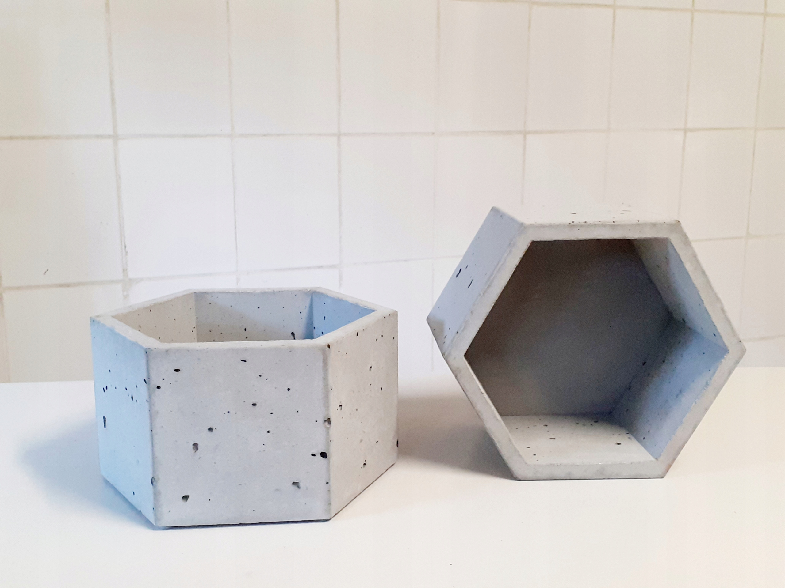 Kryt 13 x 12 cm šedý betón