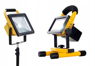 Osvetlenie na jazierko, rybník - LED stojaca lampa napájaná batériami + nabíjačkou