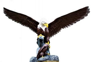 Eagle s CHick Eagles. Obrázok. Záhradné dekorácie