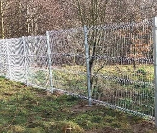 Pletivo, oplotenie - Plotové panely s pólmi a príslušenstvom