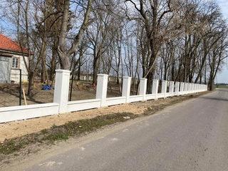 Prefabrikované betónové ploty Manor Bars