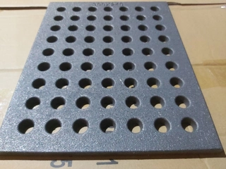 Rošt cartridge železa krbovej 30x24 cm nového Poľskej