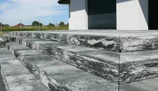 Ś KOST-BET Schodiskový stupeň MURO delený 120x35x15
