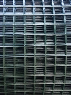 Pletivo, oplotenie - Zvárané plemenné pletivo 25x25mm / 2mm Drôt z PVC