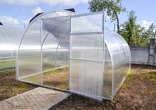 Skleník - Skleník PLUS 3x 6m polykarbonát 4mm, oblúky 20 / 20mm