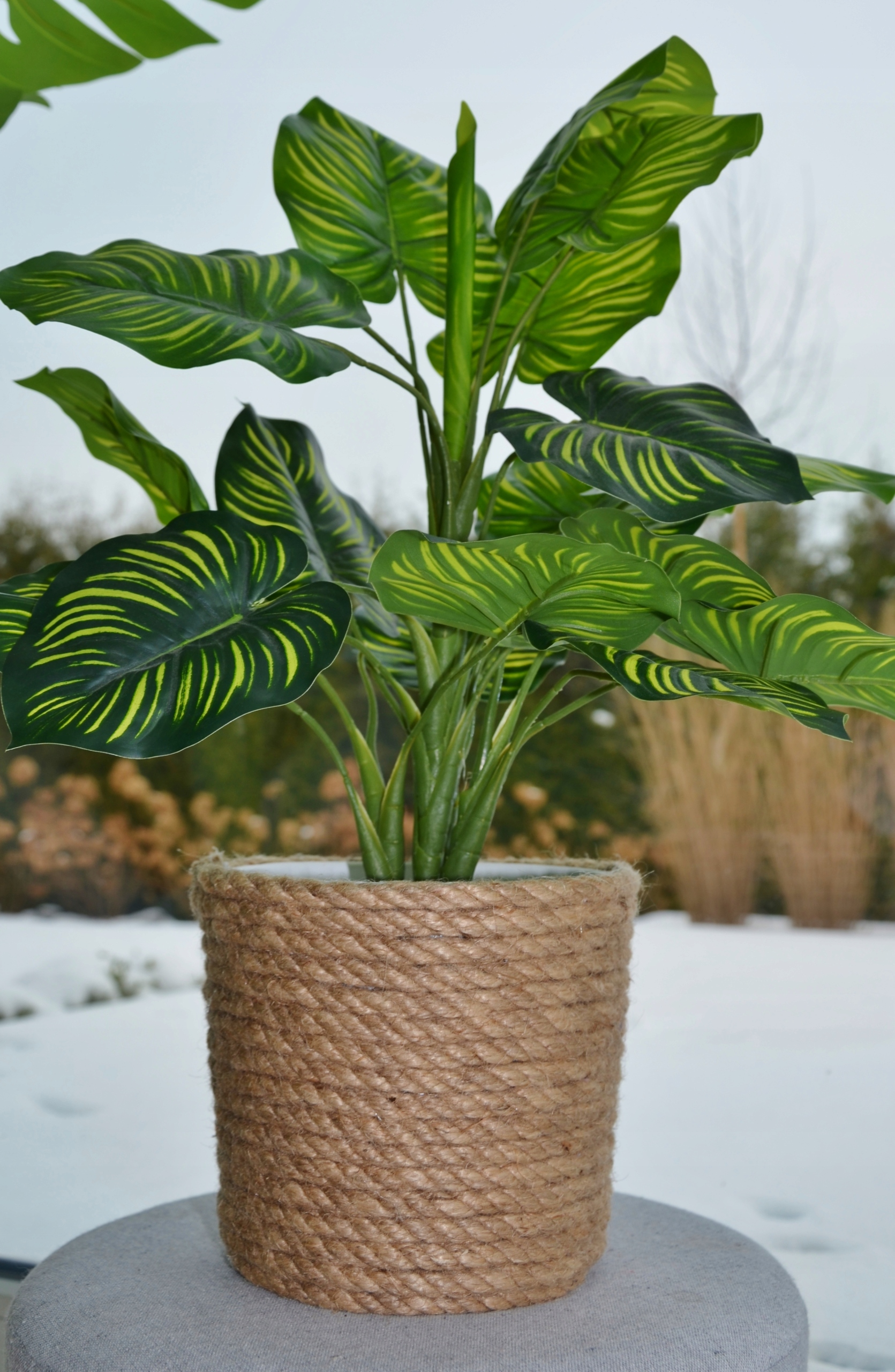 Kerd kvetináč 27 cm x 28,5 x 27 cm priemer 28,5 cm jutová šnúrka, juta, plast biela, čierna, prírodná, odtiene hnedej a béžovej, viacfarebná