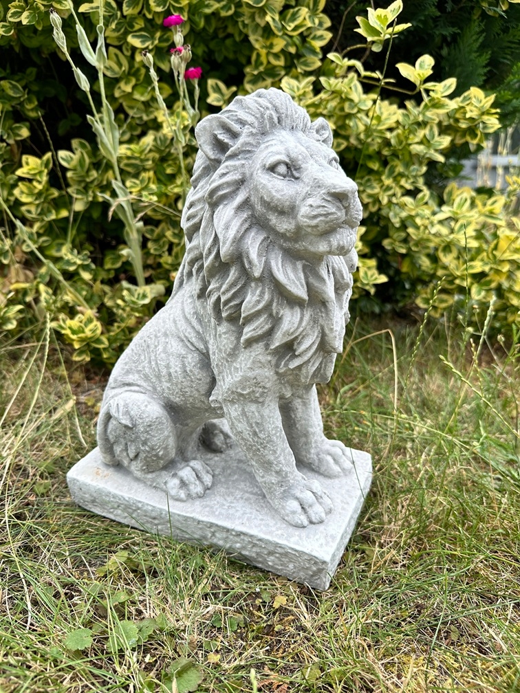FIGÚRKA ZÁHRADNÉHO LEVA dekoratívny záhradný lev z betónu 36 cm