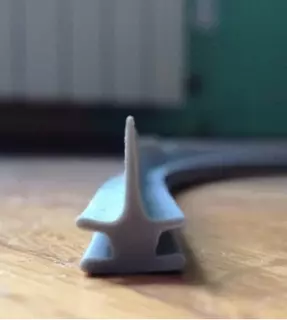 Spodné tesnenie vaňovej zásteny AQUAFORM
